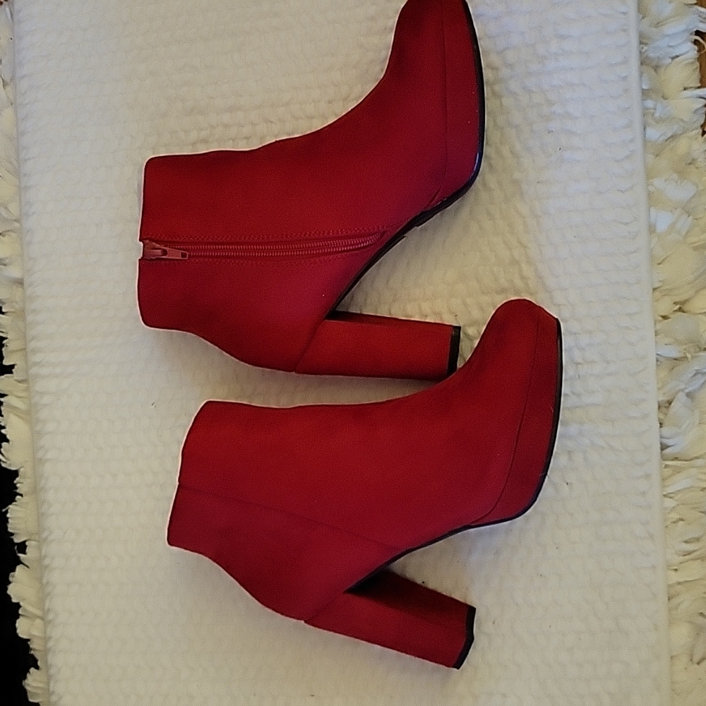 DREAM PAIRS STOMP Red PU High 4" Heel platform ankle boots inside zip 9.5 NEW.…